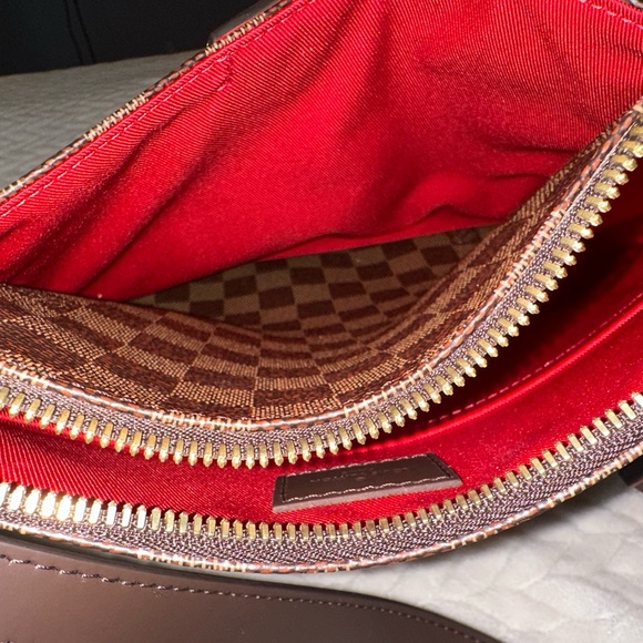 Authentic discontinued Louis Vuitton South Bank Besace - Picture 4 of 8